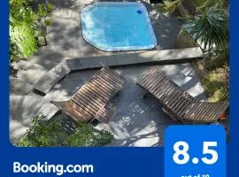Harbord House - Ocean views, plunge pool, 2 bed, free-wi-fi, superb location