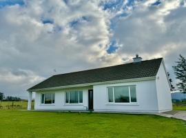 Carhan River Holiday Home - Cahersiveen，位于凯尔西温的酒店