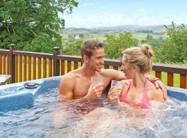 Nunland Hillside Lodges, spa hotel in Lochfoot