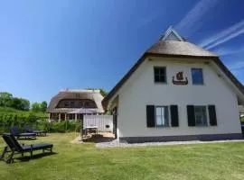 Ferienhäuser unter Reet in Lohme Reethaus Svantevit