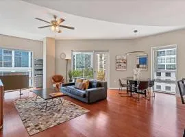 Beautiful Downtown Condo 1 Bed 1 Bath