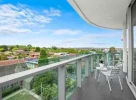 Domi Rentals - Huge Malvern Rd Penthouse and View