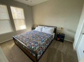Spring Modern 1-BR King Long-term fully equipped