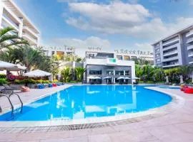 Luxury 2BR Near the Airport