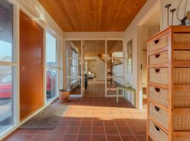 3 BR House - Parking - 10min walk from city centre, hotel in Tórshavn