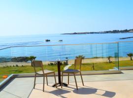 Amphora Hotel & Suites, hotel em Pafos