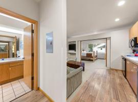 Palisades Tahoe Lodge Rentals Studio #256, khách sạn có bồn tắm nóng ở Olympic Valley
