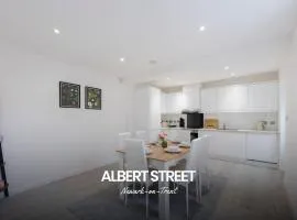 Homely 2-bed Apartment in Newark on Trent by Renzo, Free Parking, Brilliant Location!