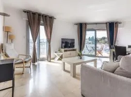 LB Vacation Rentals I High Floor Sea View 2Br Apt with Balcony & Garage