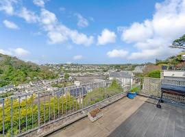 Amazing River Views from Wakehurst- Gorgeous House in Noss Mayo, hotel in Noss Mayo