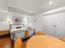 Palisades Tahoe Lodge Rentals Studio #109