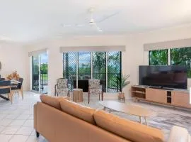 Casuarina Vista - Beachfront Elegance in Rapid Creek