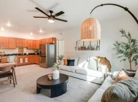 1 Mi to Dtwn Flagstaff Condo with 2 Balconies!