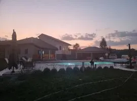LUX Avala