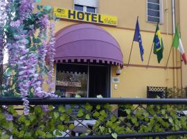 Hotel Violetta, hotel dicht bij: Internationale luchthaven Giuseppe Verdi (Parma) - PMF, Parma