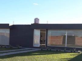 Hermosa Casa Alquiler Temporario, hotel in Corrientes