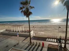 Mirando al Mar con Wifi y Terraza 1ª línea playa