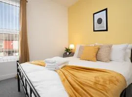 Entire 2 Bedroom Apartment-Free Parking & Super fast Internet - Sleeps 6