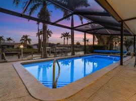Heated Pool, Gulf Access and Private Dock - Villa Breezy Palms - Roelens, hotel a Cape Coral