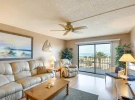 Walk to Madeira Beach Coastal Condo with Balcony
