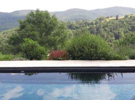 Bâtisse Ardechoise avec piscine, hotel in Saint-Prix