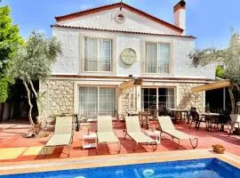 Rebetiko Hotel