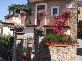 La Casa al Piccolo Borgo, hotel com estacionamento em Vallo della Lucania