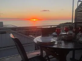 Attico con terrazza fronte mare a Cavi di Lavagna