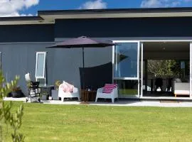 Ahipara Hideaway - Kaitaia Holiday Home