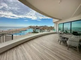 3BR Ground Floor Condo with Direct Pool Access #109