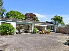 Coastal Haven - Oakura Holiday Home