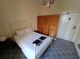 Edinburgh Travel Guest House