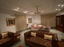 DLT Luxury Villa - 4 Bedrooms