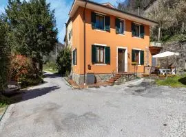 House in Marliana with Stunning Mountain Views