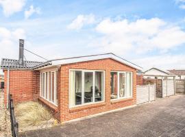 8 person holiday home in Ulfborg, hotel v destinaci Ulfborg