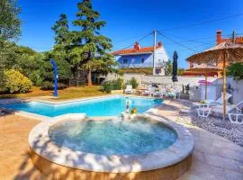Villa in Pula near Roman Amphitheater