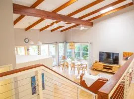 Beach Tree - Pet Friendly - Sleeps 9