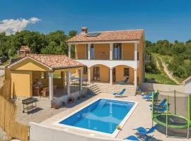 Villa in Skitaca with Pool and Sea Views