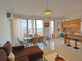 The Salt House - 2BR, First Row, Beachfront