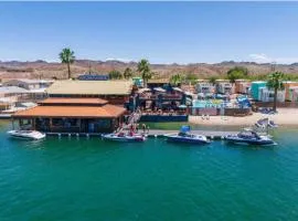 Guitars & Tiki Bars, Roadrunner Resort