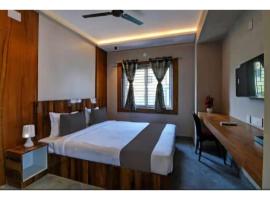 Hotel Signature Inn Near Ayurvedic Hospital & Sum Hospital Budget Friendly, hotel in Bhubaneswar