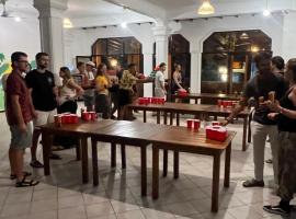 Hummus Hostel Hikkaduwa, hotel in Hikkaduwa