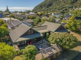 Beaumont Beach Retreat - Pauanui Holiday Home