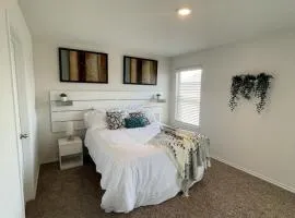 Spacious 4-Bedroom Retreat with High-Speed WiFi and Tranquil Ambiance