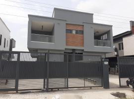 Whitestown apartments, aparthotel v destinaci Lekki