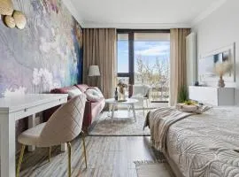 Lovely BOUTIQUE studios 2x1BR nearby Chopin Airport & 15 min to Centre by tram