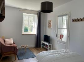 Petit gîte - Ty Bihan, hotel di Querrien