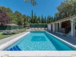 Domaine du Courroussouve، فندق في اوبيديه