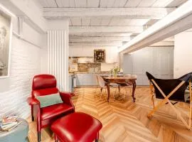 Deluxe Suite Fine Art Historic Centre