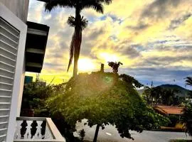 Flat duplex localização espetacular 2 quadras da praia